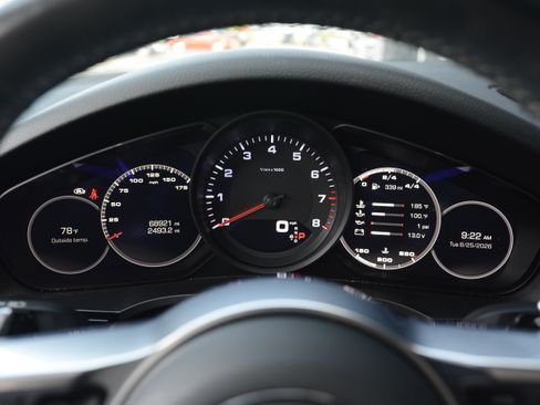 Certified 2021 Porsche Cayenne Coupe AWD/4WD image 17