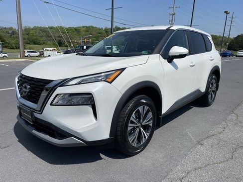 Certified 2022 Nissan Rogue SV image 2