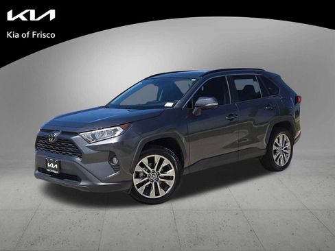 Used 2020 Toyota RAV4 XLE Premium FWD image 1