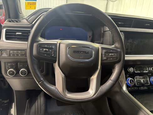 Used 2022 GMC Yukon XL Denali AWD/4WD image 17