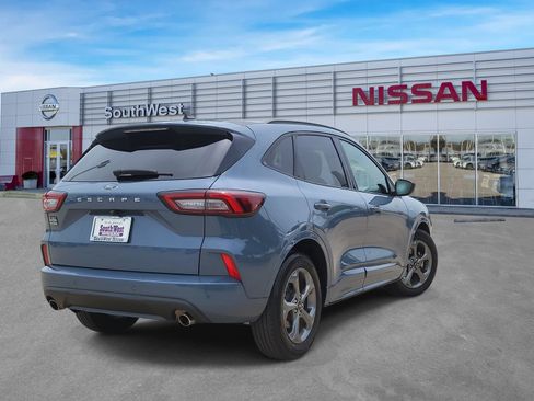 Used 2023 Ford Escape ST-Line w/ Tech Pack #1 FWD image 4