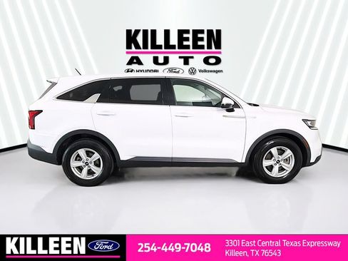 Used 2023 Kia Sorento LX FWD image 10
