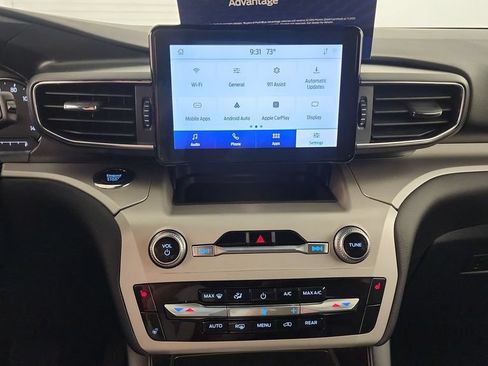 Used 2023 Ford Explorer XLT w/ Equipment Group 202A AWD/4WD image 14