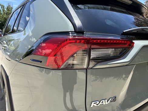 Used 2022 Toyota RAV4 XLE Premium AWD/4WD image 12