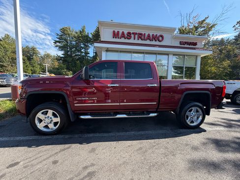 Used 2015 GMC Sierra 2500 Denali w/ Suspension Package, Off-Road image 12