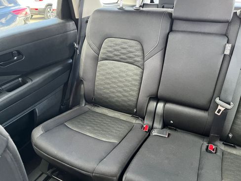 Used 2024 Nissan Pathfinder SV FWD image 41