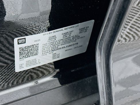 Used 2025 GMC Acadia Elevation image 12