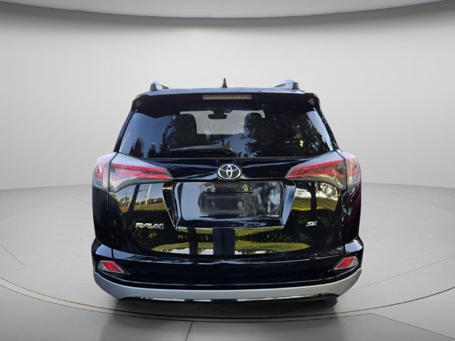 Used 2018 Toyota RAV4 SE w/ Power Extra Value Package FWD image 5
