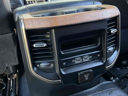 Used 2022 RAM 2500 Limited AWD/4WD image 31