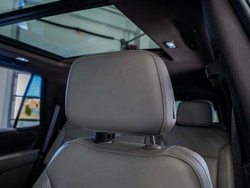 Used 2021 Chevrolet Tahoe Z71 w/ Luxury Package image 41