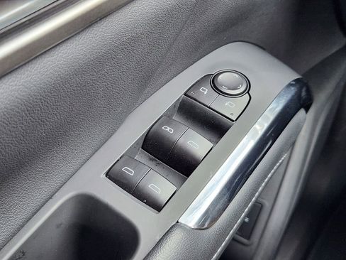 Used 2026 Chevrolet Traverse LT image 22