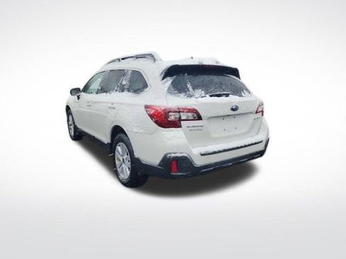 Used 2018 Subaru Outback 2.5i Premium image 7