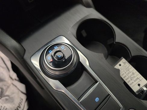 Used 2025 Ford Escape SE image 29