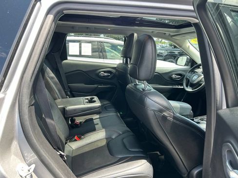 Used 2022 Jeep Cherokee Trailhawk w/ Sun, Sound & Nav Group AWD/4WD image 43
