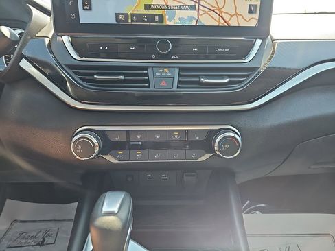 Used 2024 Nissan Altima 2.5 SR w/ SR Premium Package image 28