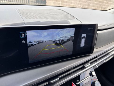 Used 2025 Hyundai Santa Fe SEL FWD image 17