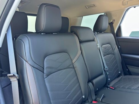 Used 2025 Nissan Pathfinder Platinum w/ Cargo Package AWD/4WD image 36