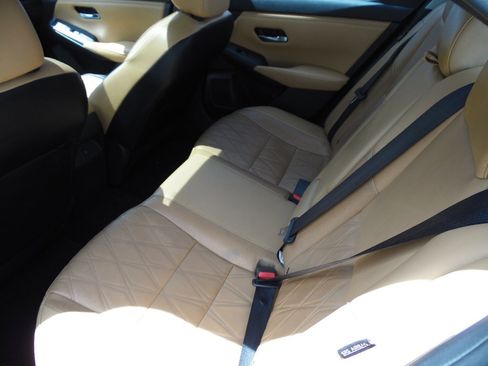 Used 2021 Nissan Sentra SV w/ SV Premium Package FWD image 6