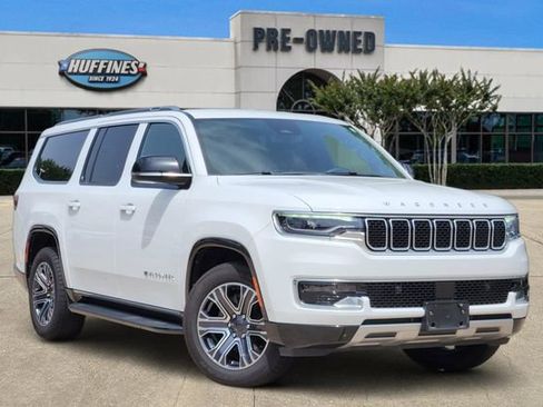 Certified 2024 Jeep Wagoneer L Series II RWD image 1
