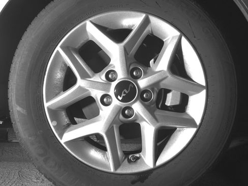 Used 2025 Kia Soul LX w/ LX Technology Package FWD image 20