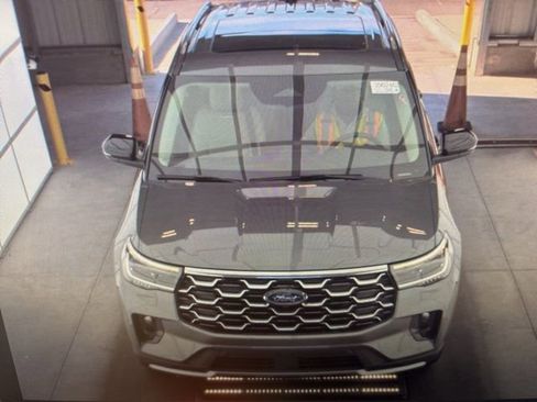 Used 2025 Ford Explorer Platinum w/ LUX Leather Package image 15