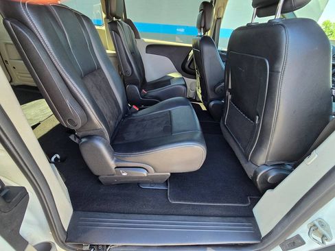 Used 2019 Dodge Grand Caravan SXT FWD image 21