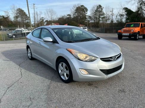 Used 2012 Hyundai Elantra GLS w/ Preferred Pkg 3 image 5