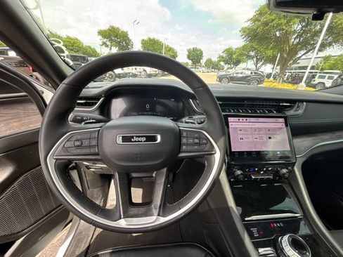 Used 2024 Jeep Grand Cherokee L Limited w/ Luxury Tech Group II AWD/4WD image 19
