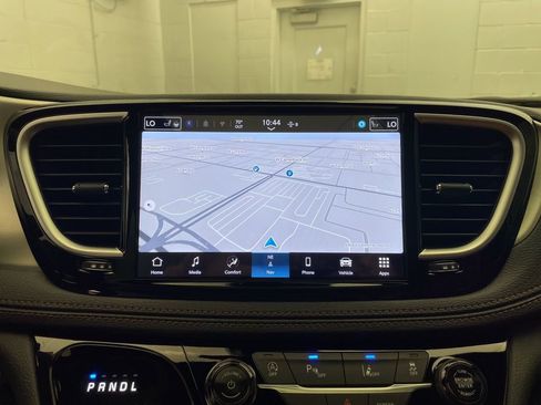 New 2026 Chrysler Pacifica Pinnacle w/ Trailer Tow Group image 13