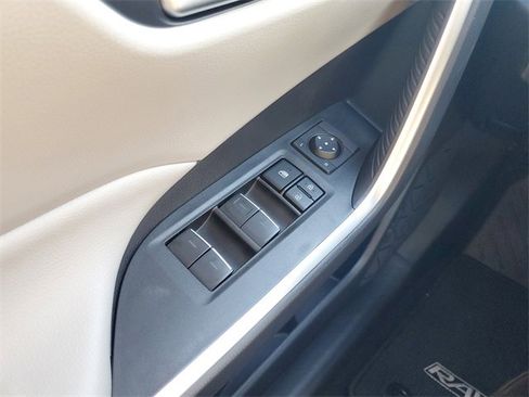 Used 2024 Toyota RAV4 XLE image 29