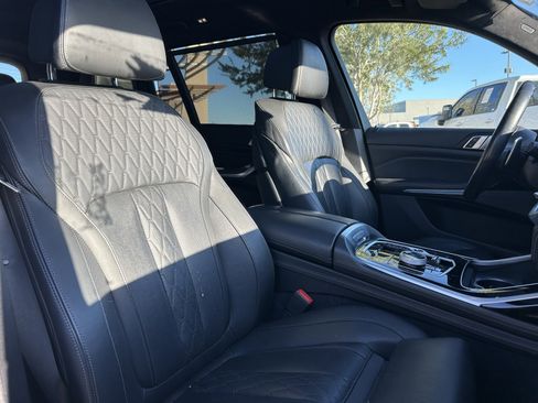 Used 2023 BMW X7 xDrive40i w/ Executive Package image 16