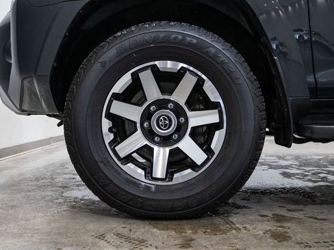 Certified 2024 Toyota 4Runner TRD Off-Road Premium image 8