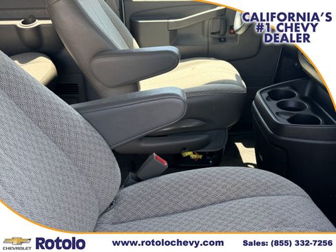 Used 2024 Chevrolet Express 3500 LT w/ LT Preferred Equipment Group RWD image 8