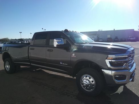 New 2026 RAM 3500 Laramie w/ Towing Technology Group image 5