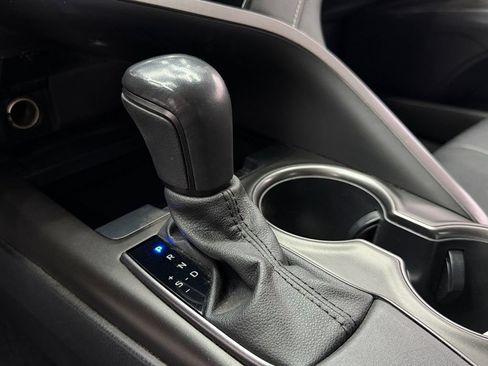 Used 2021 Toyota Camry SE w/ Convenience Package FWD image 20
