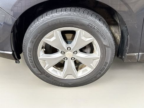 Used 2014 Subaru Forester 2.5i Touring AWD/4WD image 40