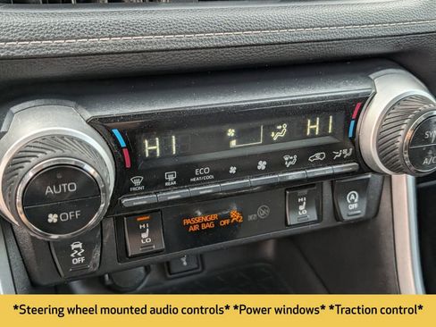 Used 2020 Toyota RAV4 XLE Premium image 8