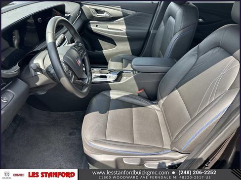 Certified 2025 Buick Envista Sport Touring FWD image 20