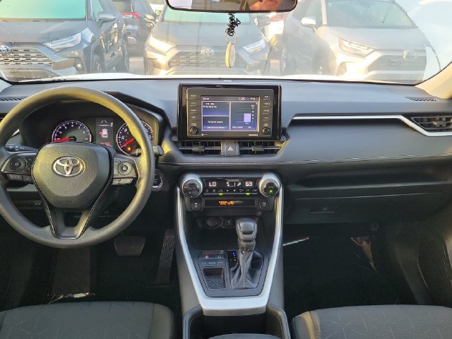 Used 2022 Toyota RAV4 XLE w/ Convenience Package FWD image 9