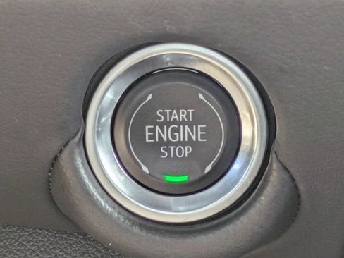 Used 2025 Chevrolet Tahoe LT AWD/4WD image 31