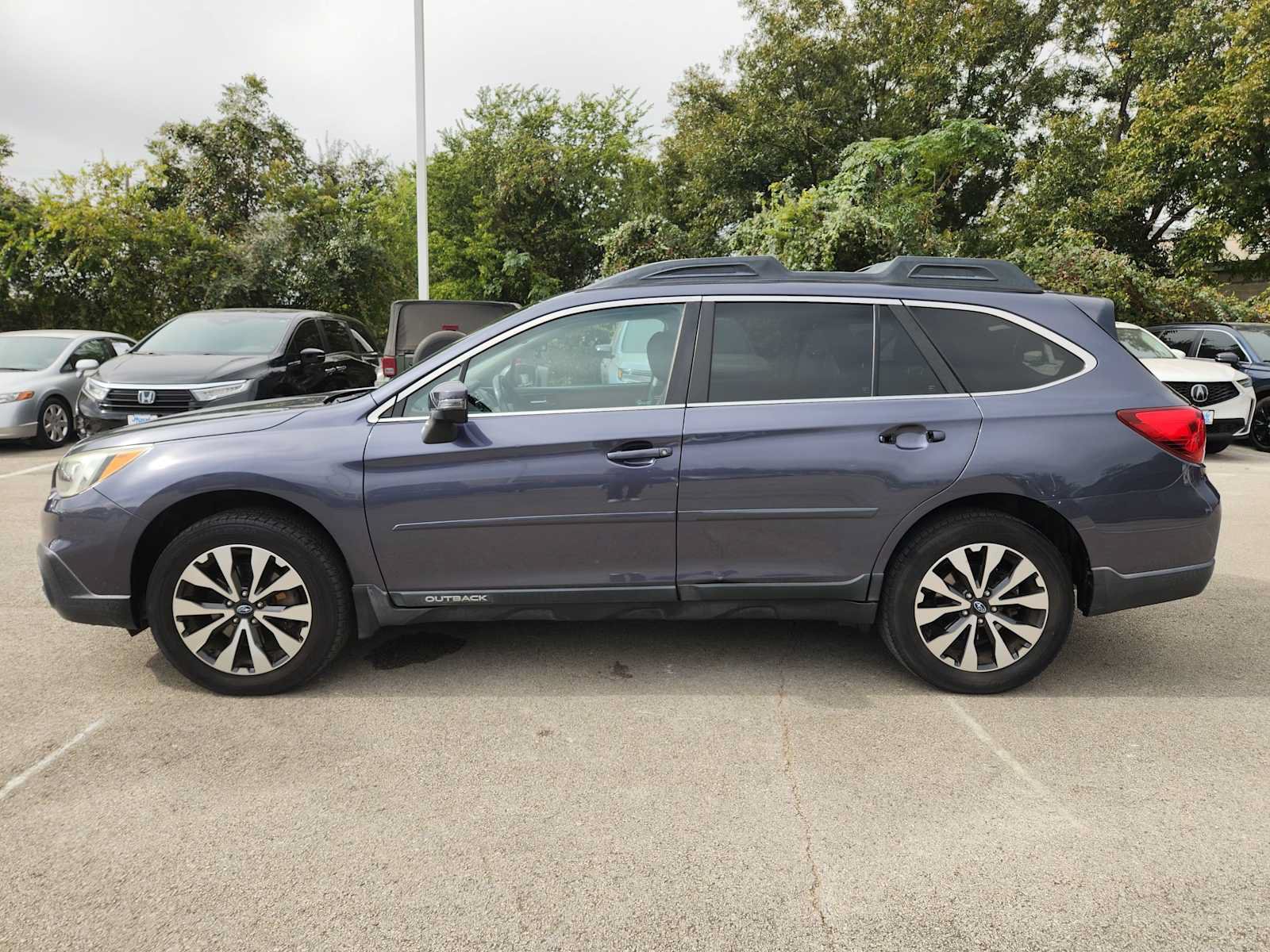 Used 2015 Subaru Outback 2.5i Limited AWD/4WD image 4