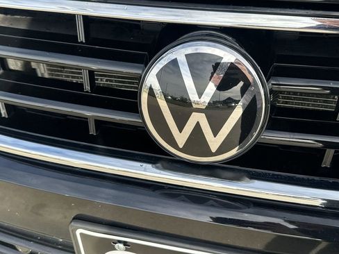 Used 2022 Volkswagen Tiguan SE R-Line image 30