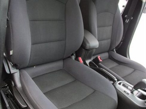 Used 2016 Chevrolet Cruze LT FWD image 15