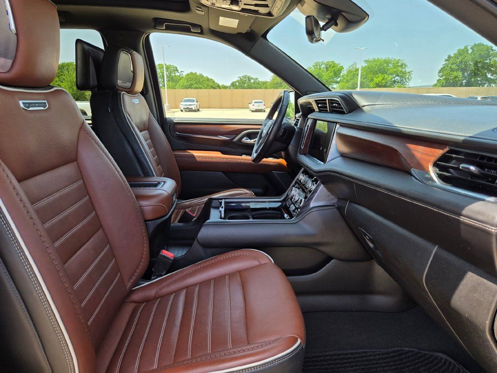Used 2023 GMC Yukon Denali Ultimate AWD/4WD image 30
