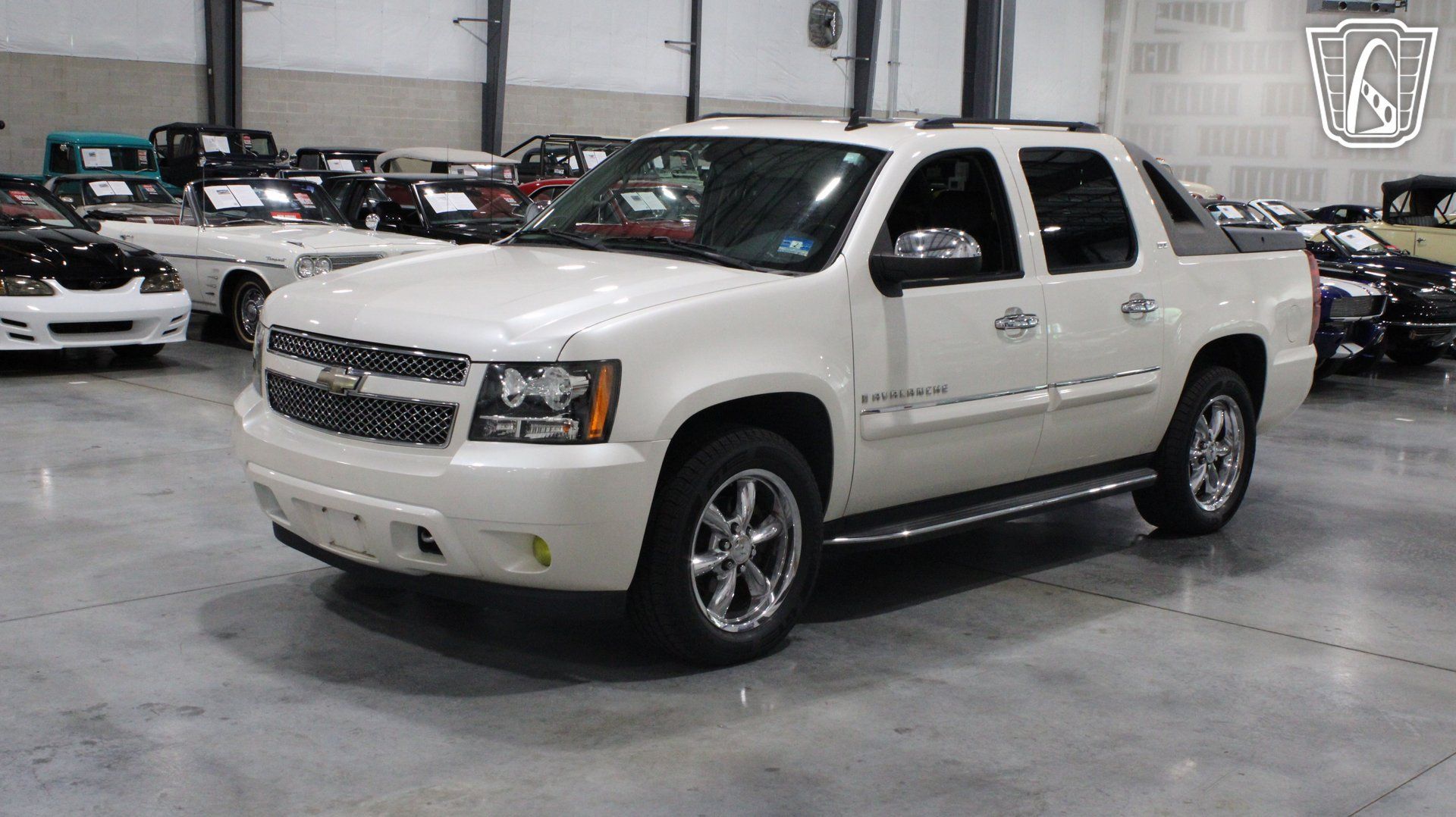 Used 2008 Chevrolet Avalanche LTZ w/ LTZ Preferred Equipment Group AWD/4WD image 2