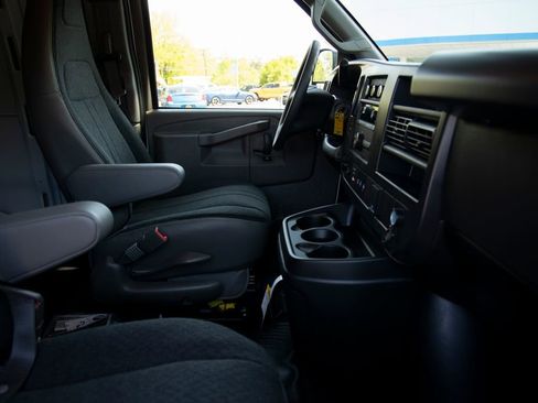 New 2025 Chevrolet Express 3500 w/ Driver Convenience Package RWD image 15