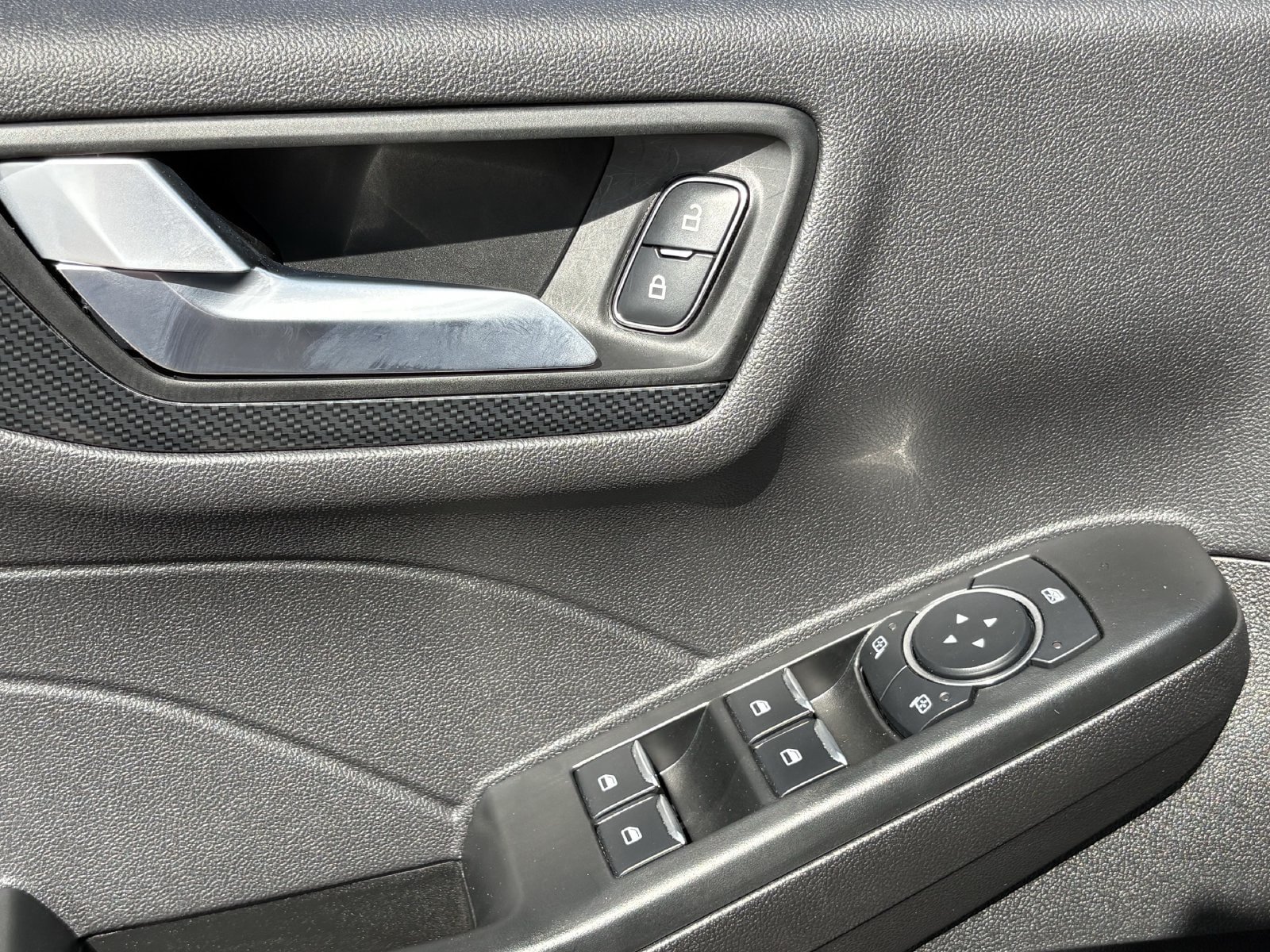 Used 2024 Ford Escape ST-Line w/ Tech Pack #1 FWD image 24