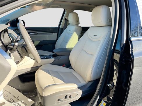 Used 2020 Cadillac XT5 Premium Luxury w/ LPO, Floor Liner Package image 21