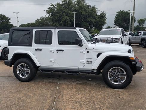 Used 2023 Jeep Wrangler Unlimited Sahara w/ Dual Top Group AWD/4WD image 5