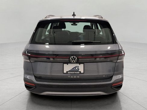 Used 2026 Volkswagen Taos S AWD/4WD image 25